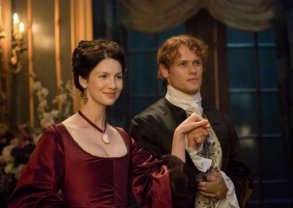 Caitriona Balfe as Claire Randall and Sam Heughan as Jamie Frasier in Season 2 of Outlander Picture: Sony